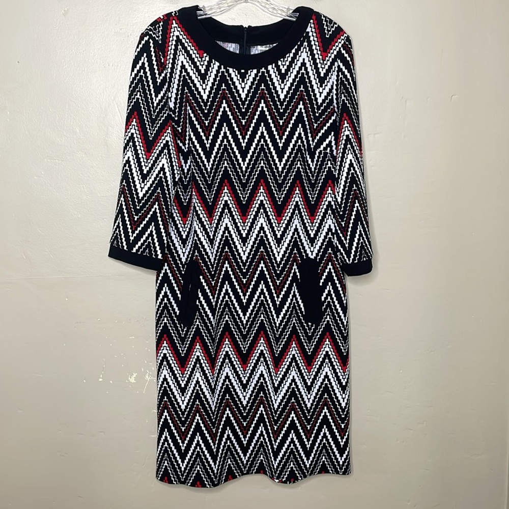 MADISON LEIGH Dress Black & Red Chevron Scoop Neck All Occassion NWT 12